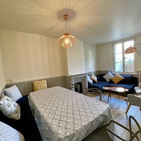 Hébergement de vacances Jolie Maison Avec Jardin A 100m De La